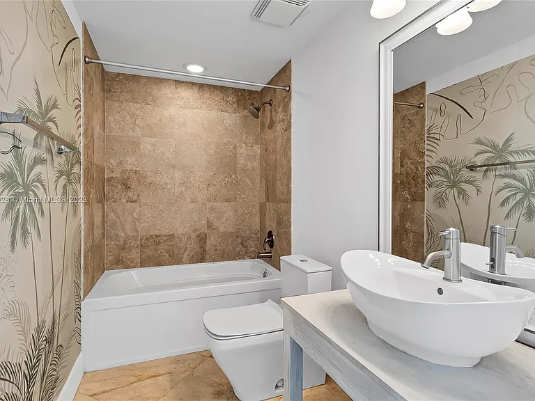 350 S Miami Ave #5 — Photo 5