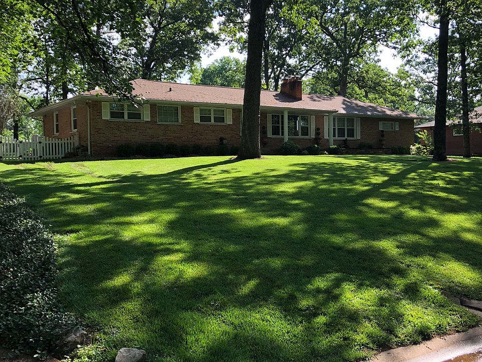 Front Yard West Side 