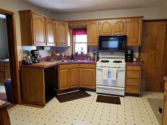2nd image of 111 Lynwood Ave