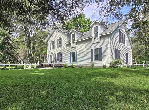 2nd image of 1353 N Manitou Trl W