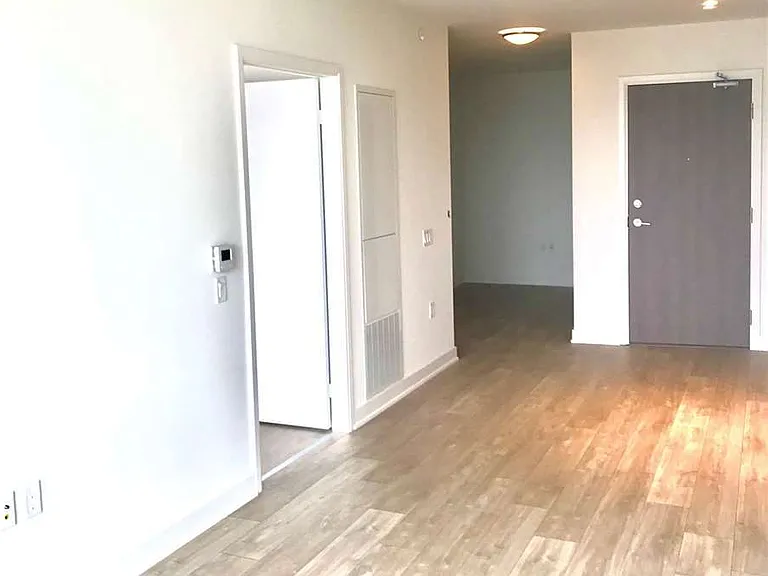 27 Bathurst St #1105W — Photo 9