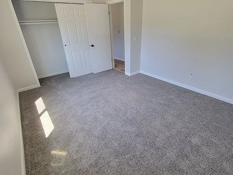 2617 N Clark St — Photo 9