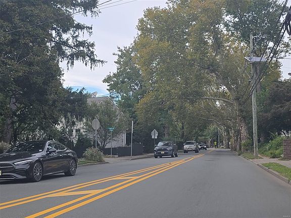 5th image of 365 River Rd