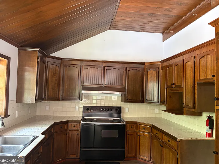 412 Hummingbird Way — Photo 15