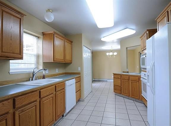 3rd image of 3340 Liberty Ct