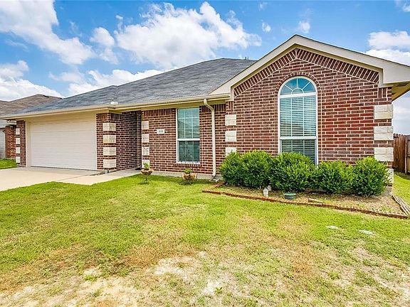 3rd image of 610 Antonio Ln