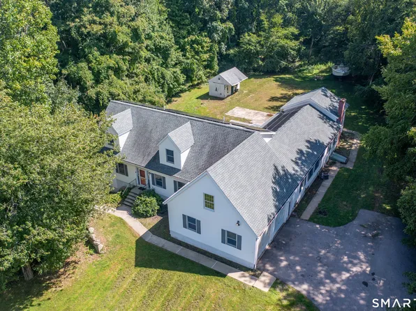 11 Lochdale Drive, Montville, CT 06370