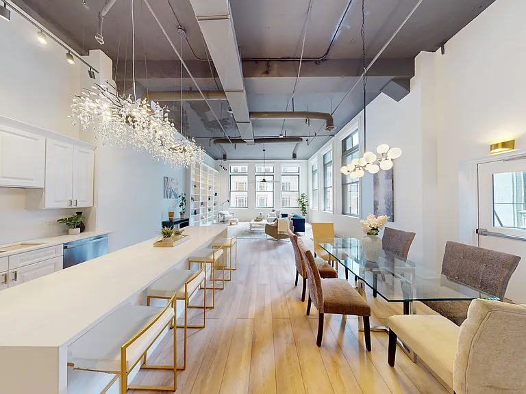 120 S State St #4 — Photo 3