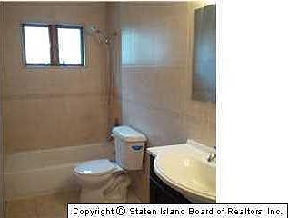 3rd image of 139 Tallman St