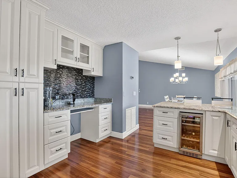 18298 102nd Way S — Photo 7