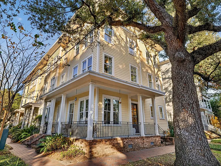 214 W Gwinnett St — Photo 23