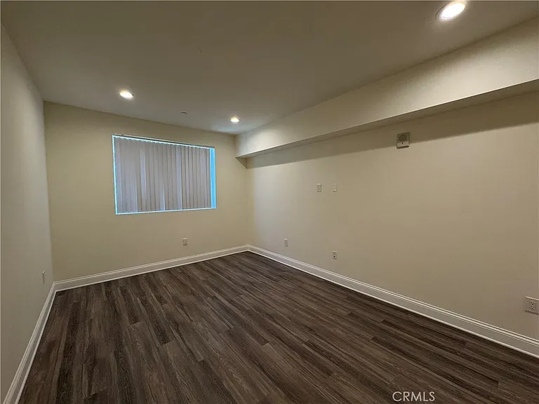 14934 Burbank Blvd #202 — Photo 19