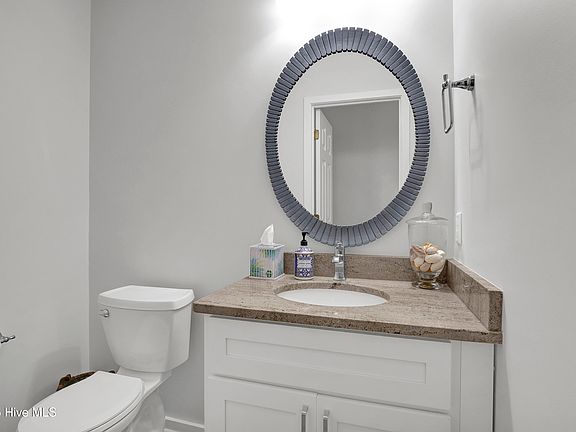 3rd image of 1210 Bayside Circle W
