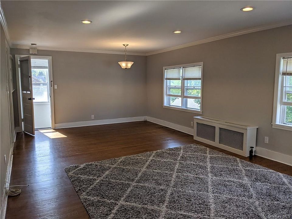 1st image of 15 Belle Ave #2