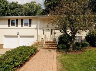 1148 E Anderson Dr, Palatine, IL 60074