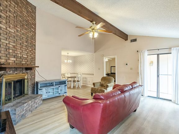2nd image of 4074 Russell Ave