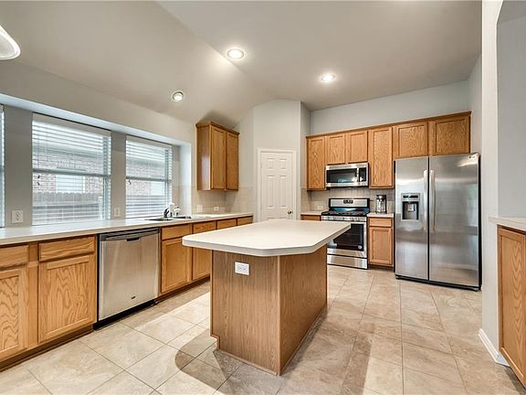 3rd image of 8110 Salzburg Dr
