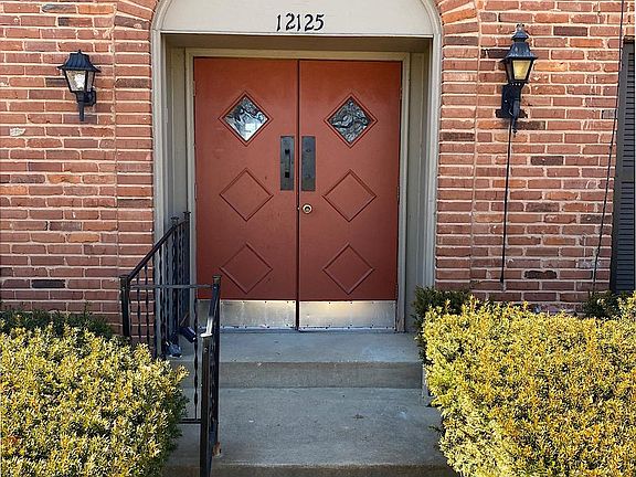 3rd image of 12125 Partridge Run Dr APT C