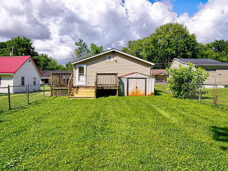 241 Kahl Ct — Photo 21