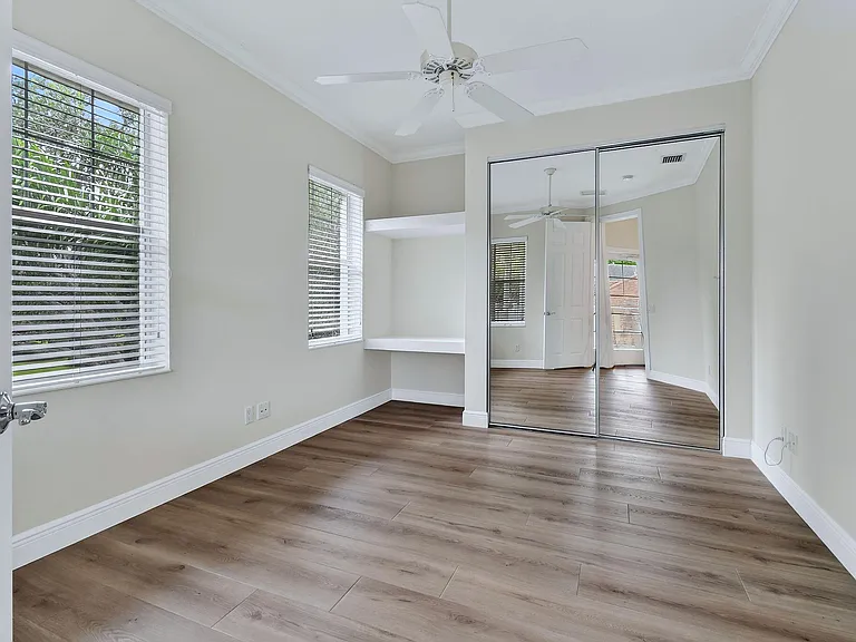 303 Caravelle Dr — Photo 40