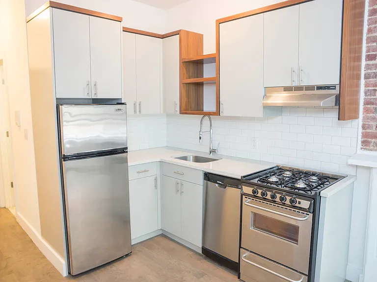 646 President St #1D — Photo 2