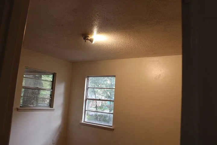 1 Sheffield Dr — Photo 13