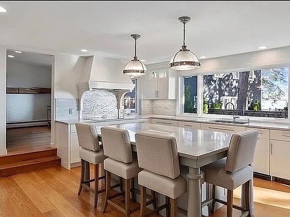 3rd image of 33 Union St