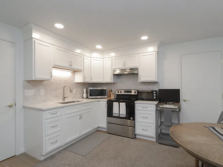 159 Redfern Dr #2 — Photo 7