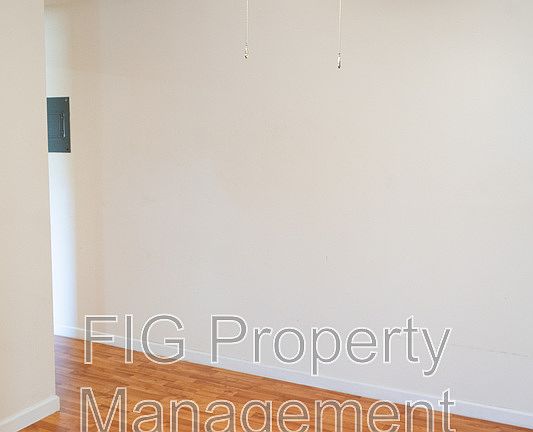 4th image of 707 W Race St #8