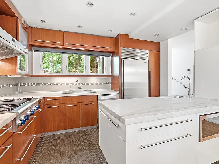 12 Seely Pl — Photo 9