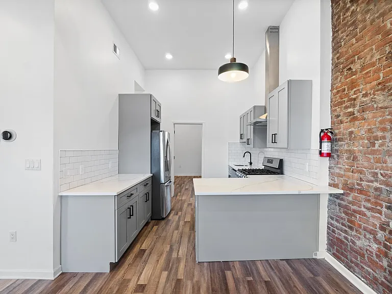 310 Pacific Ave #3 — Photo 7