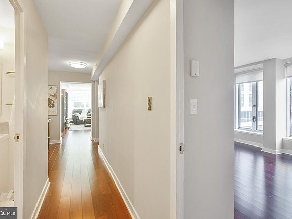 4th image of 1101 3rd St SW APT 104