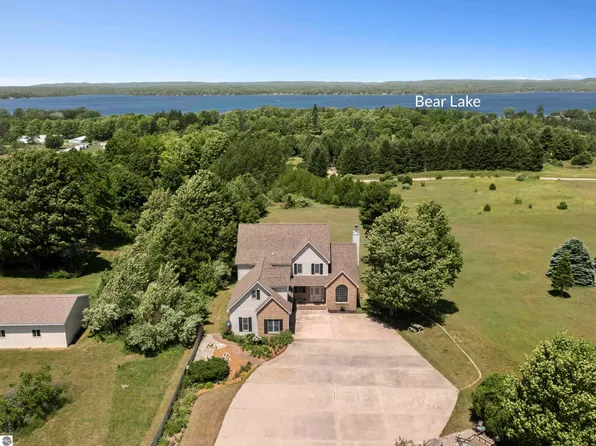 11713 Linderman Rd, Bear Lake, MI 49614