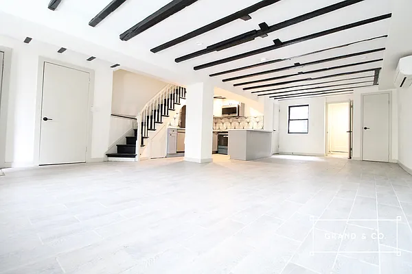 Rented by Grand & Co. | media 1