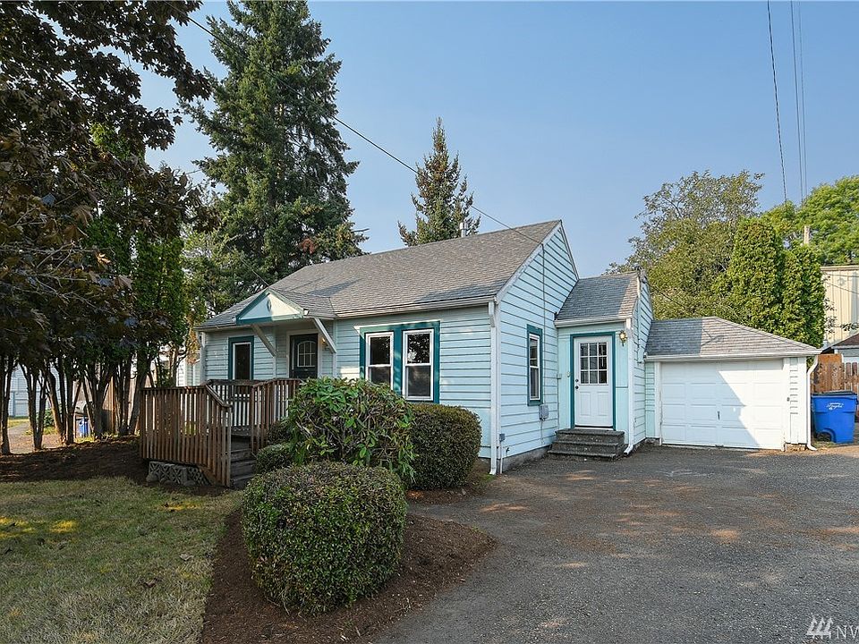 1st image of 2812 E 9th St