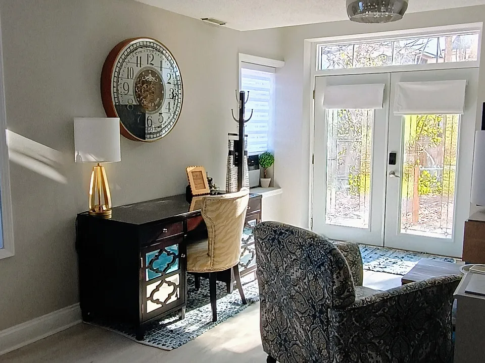 Bitterfield Dr