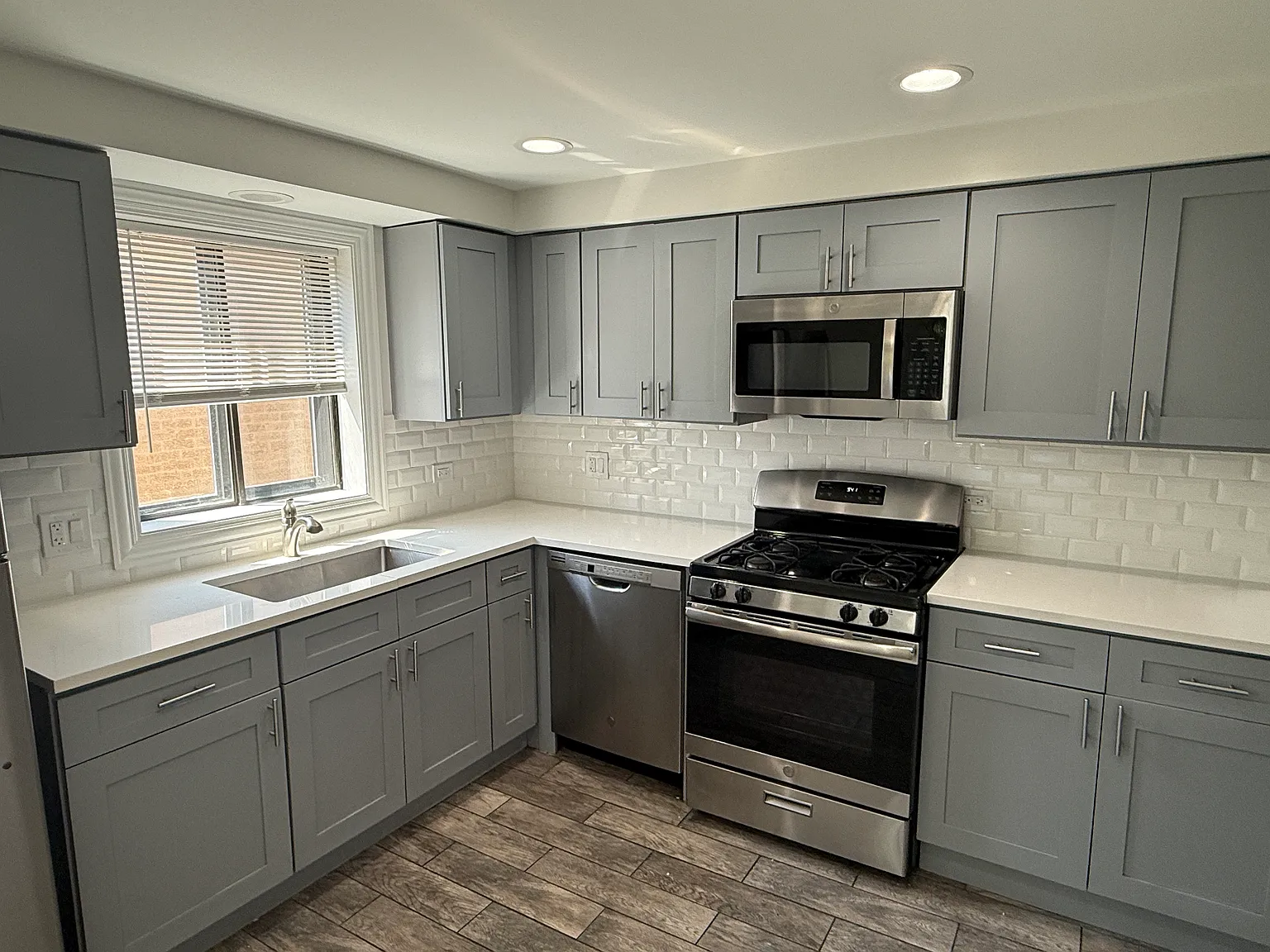 2 bed, 1200 sqft, $2,100 — Photo 3