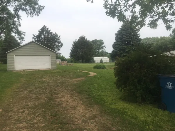 1517 S College Ave, Dixon, IL 61021