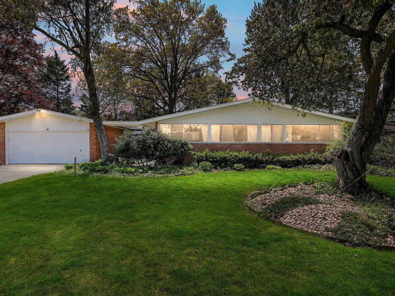 15 Moorland Dr, Grosse Pointe Shores, MI 48236 Zillow