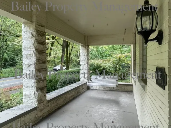 2541 Cherokee Pkwy #1, Louisville, KY 40204