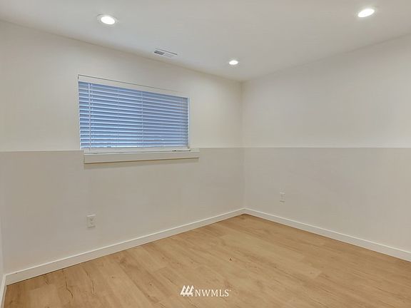 2nd image of 1610 7th St NE #5