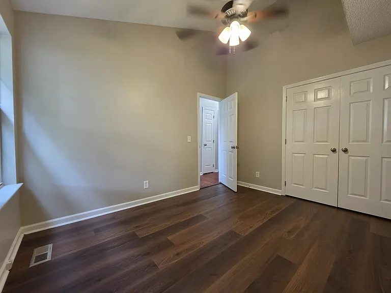 503 Dunwoody Dr — Photo 32