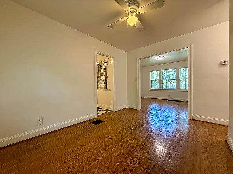 2466 Grinstead Dr — Photo 36
