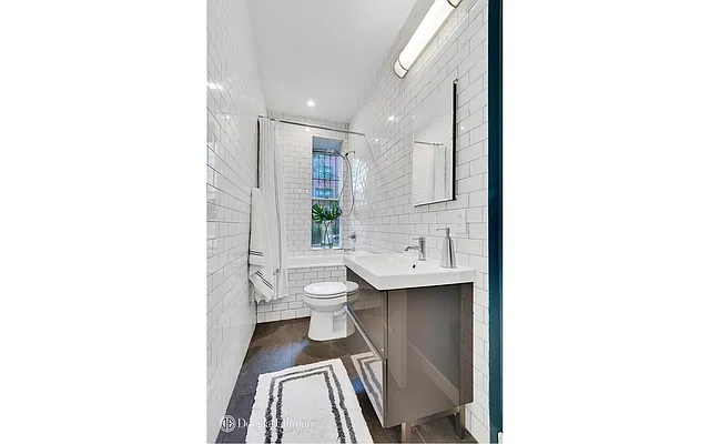 Sold by Douglas Elliman | media 16