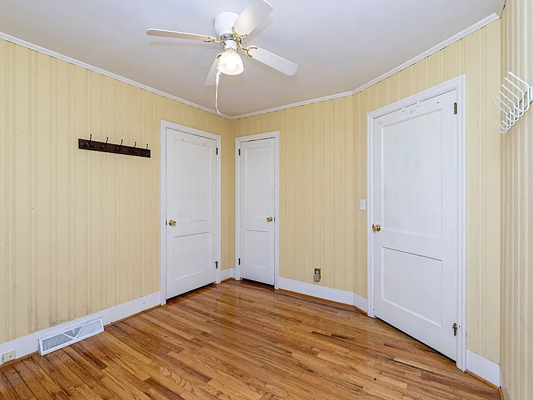 941 Evergreen Ave — Photo 29
