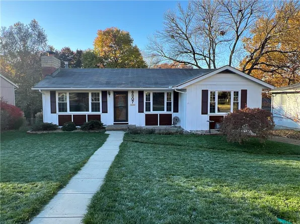8907 W 70th St, Merriam, KS 66204