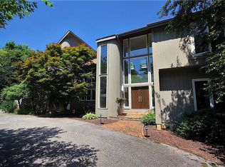 35175 Miles Rd, Moreland Hills, OH 44022