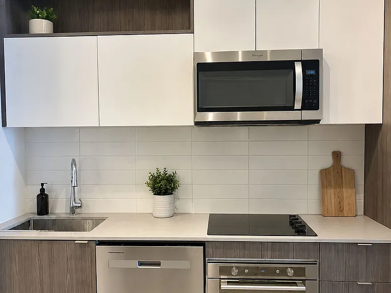 60 Princess St #214 — Photo 5