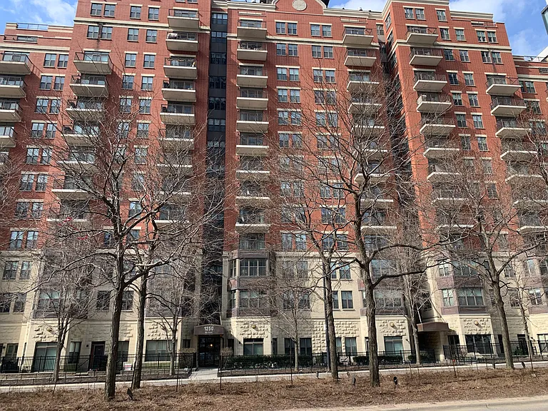 1250 S Indiana Ave #6 — Photo 1