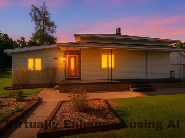 819 West 1st STREET, Waldo, WI 53093